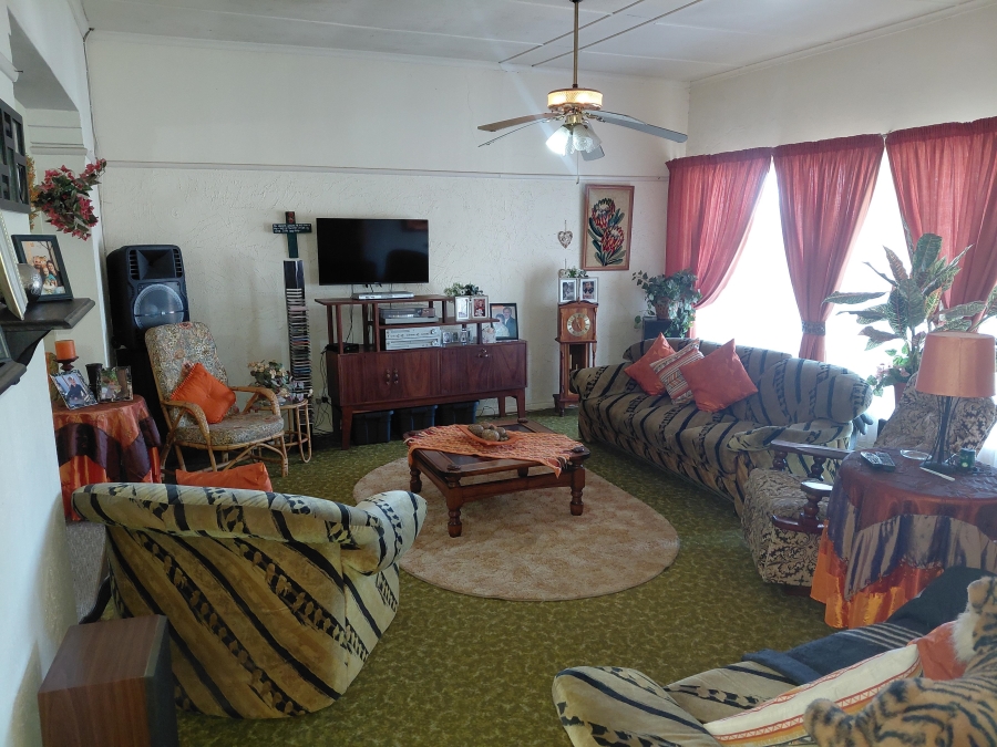 4 Bedroom Property for Sale in Van Riebeeck Hoogte Eastern Cape